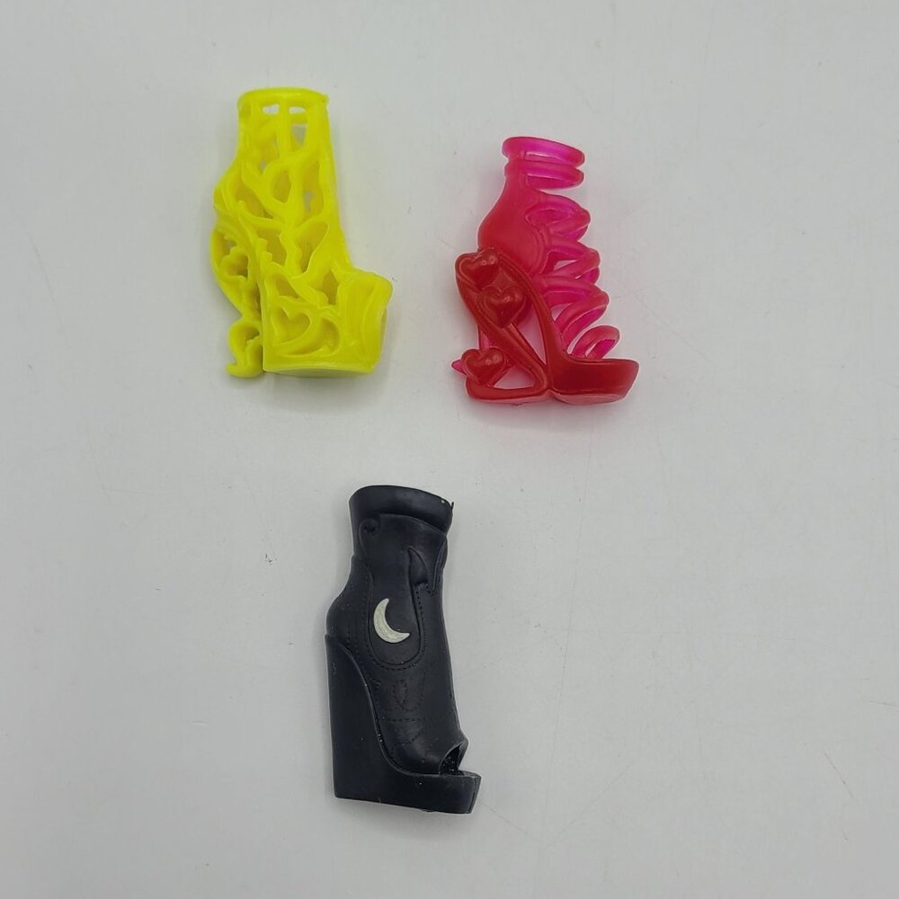 Monster High Doll Shoes Replacement Lot Bonita Femur Yellow Draculaura Pink Hear